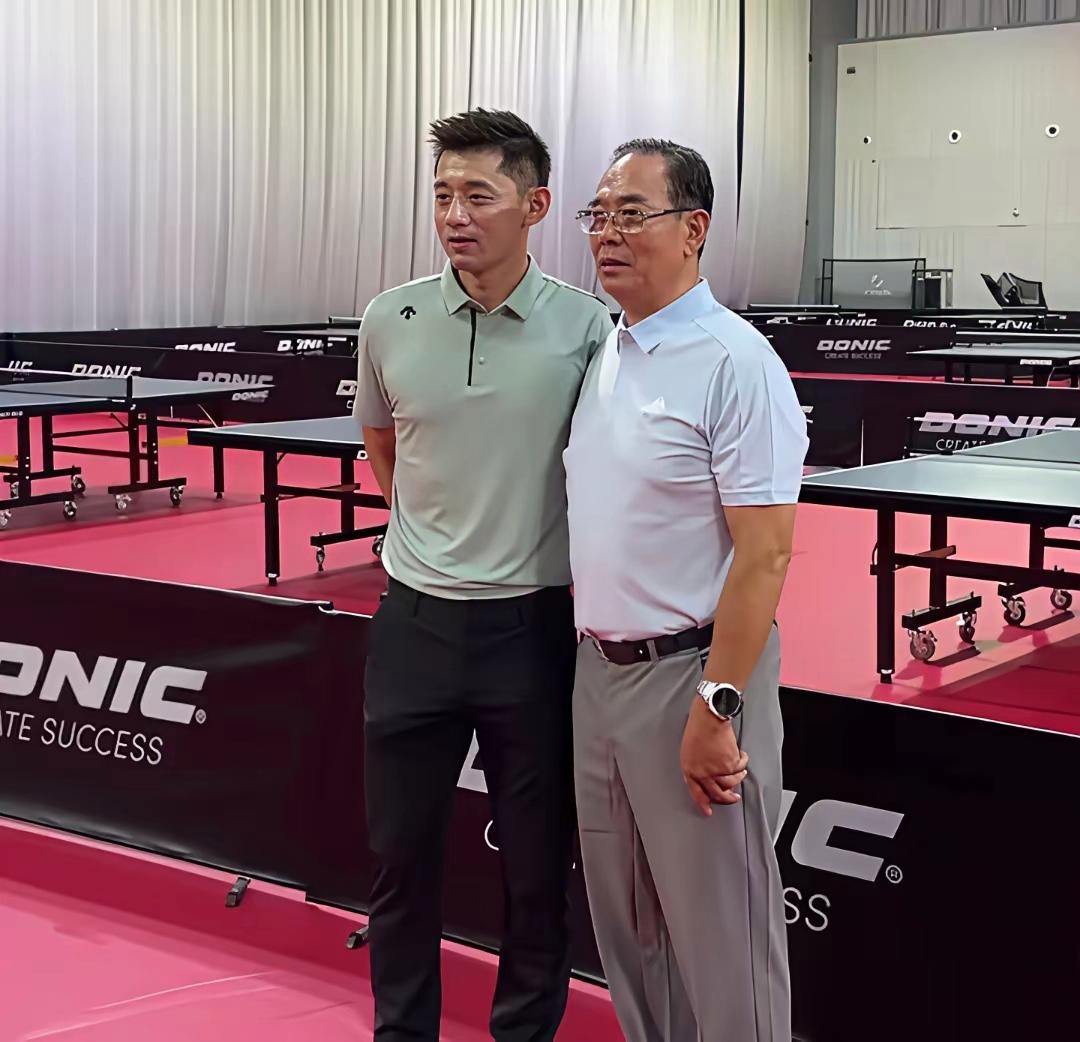 日本乒乓球队完胜波兰乒乓球队，张继科统治全场