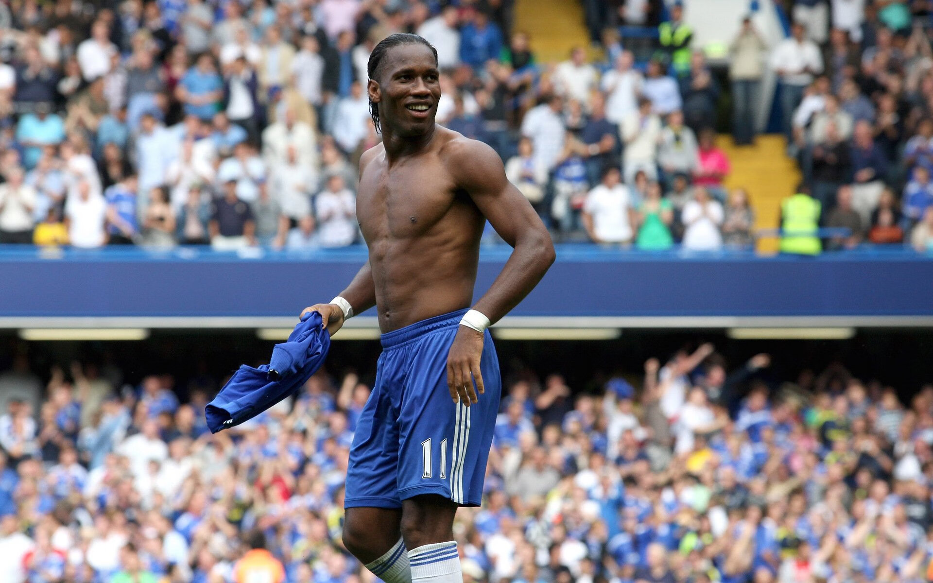 F1新赛季揭幕战,赛道上的闪电战,乌克兰一波带走瑞士的启示