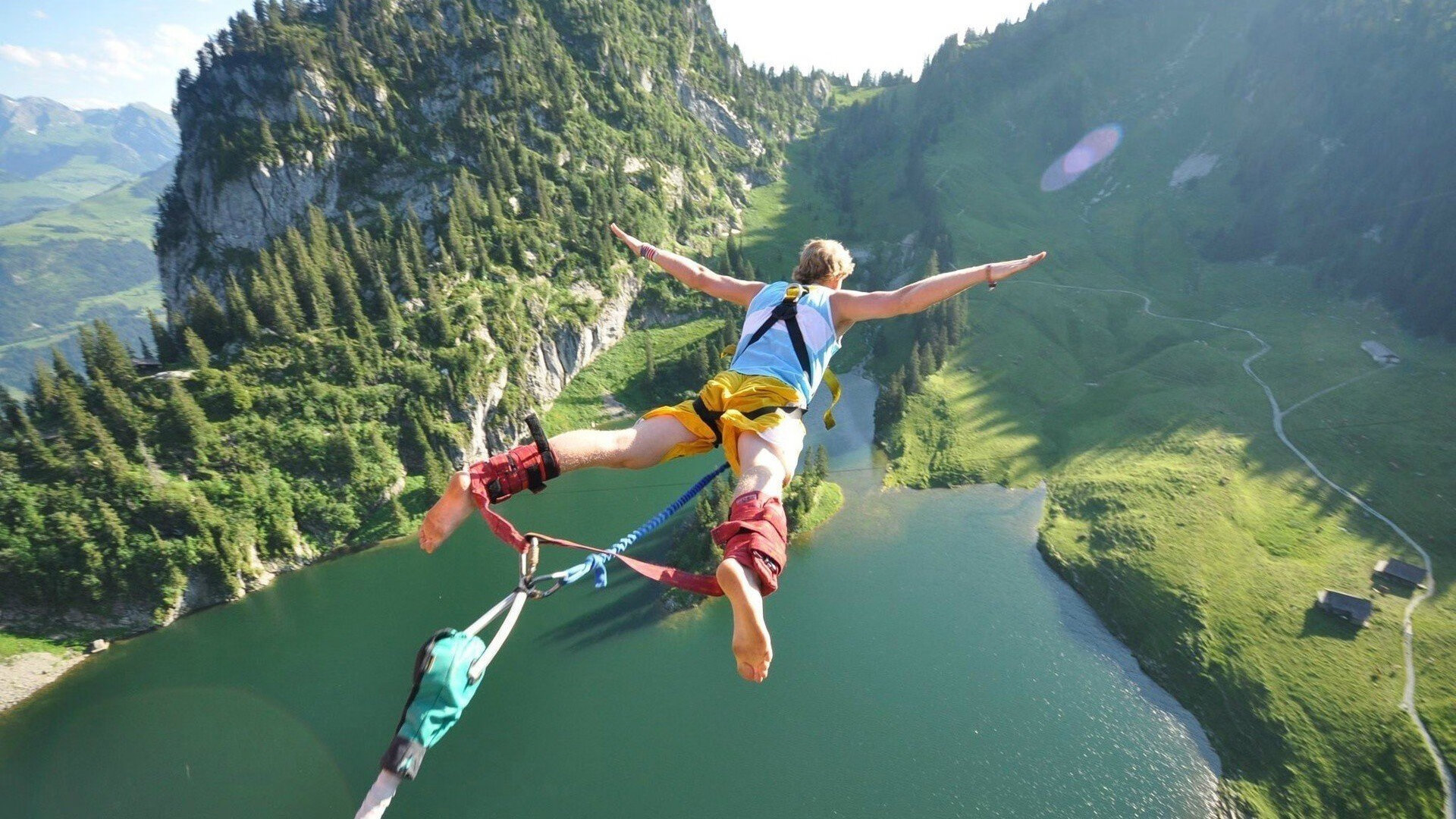 DBGame-绿茵权杖的倾斜,世界杯头名之争,哥伦比亚如何用战术智慧压制巴西,久保建英在阴影中点亮亚洲荣光
